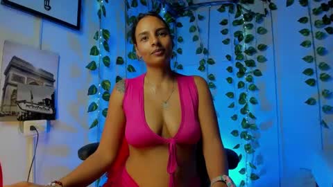 Snapshot of sara_thompson01 chatting on 09-12-25, 06:35 SARA online show from 09-12-25, 06:35