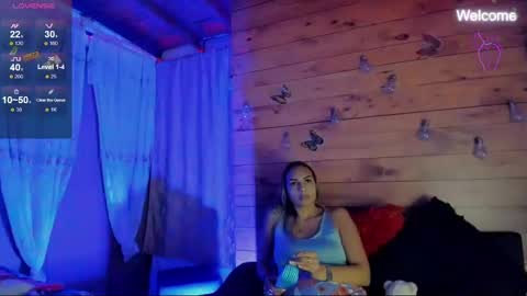 Snapshot of sara_thompson01 chatting on 10-24-25, 01:24 SARA online show from 10-24-25, 01:24