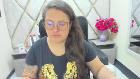 sara_thonson_ online show from 04-24-26, 04:48