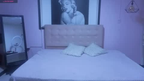 sara_valderrama_ online show from 04-27-26, 12:36