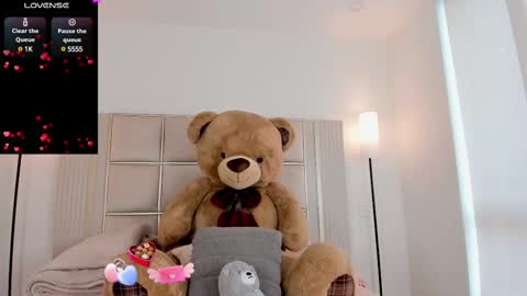 Snapshot of saraa_milleer chatting on 02-11-25, 09:56 Sara Miller online show from 02-11-25, 09:56