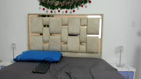 Snapshot of saraa_nix chatting on 12-04-24, 03:04 sara online show from 12-04-24, 03:04