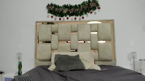 Snapshot of saraa_nix chatting on 12-14-24, 09:18 sara online show from 12-14-24, 09:18