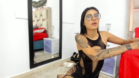 Snapshot of saraa_nix chatting on 12-18-24, 03:04 sara online show from 12-18-24, 03:04