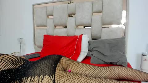 Snapshot of saraa_nix chatting on 12-18-24, 09:25 sara online show from 12-18-24, 09:25