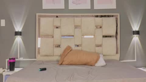 Snapshot of saraa_nix chatting on 09-23-25, 03:09 sara online show from 09-23-25, 03:09