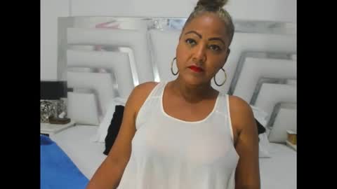 Snapshot of saraajhons chatting on 11-14-25, 08:29 Sara online show from 11-14-25, 08:29