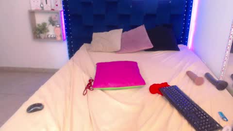 SARAHGIL online show from 02-02-25, 03:39