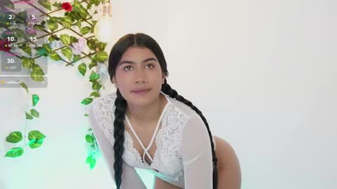 Snapshot of sarabow chatting on 09-24-25, 06:00 Sara online show from 09-24-25, 06:00