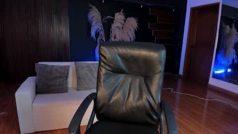 Sara  Everyday From 1430 to 2130 Col Time online show from 12-22-25, 07:44