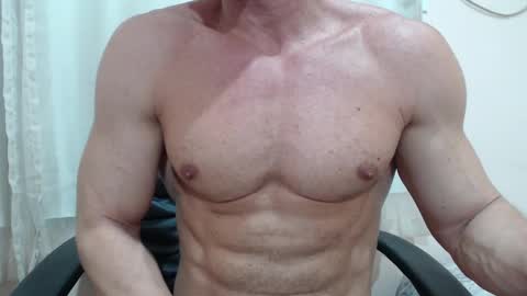 saradorj92 online show from 09-18-25, 02:13