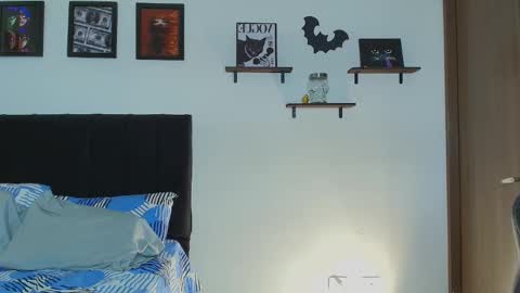 Sara online show from 11-23-25, 06:13