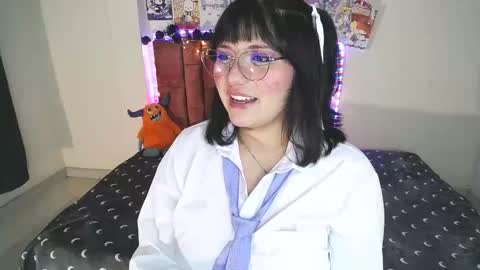 Snapshot of saragonz chatting on 11-15-25, 06:15 saragonz online show from 11-15-25, 06:15