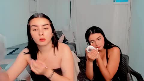 Snapshot of sarah_angelll chatting on 02-01-25, 12:29 sarah online show from 02-01-25, 12:29