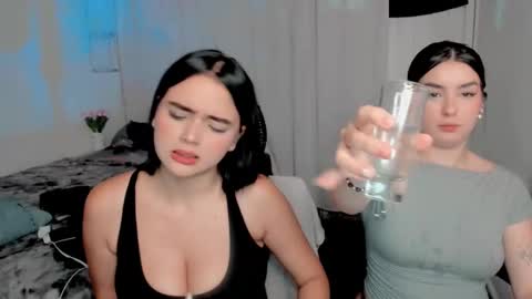 Snapshot of sarah_angelll chatting on 02-14-25, 01:13 sarah online show from 02-14-25, 01:13