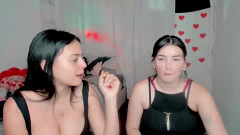 Snapshot of sarah_angelll chatting on 02-19-25, 12:14 sarah online show from 02-19-25, 12:14