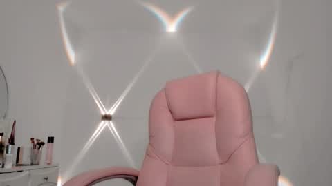 sarah online show from 12-17-25, 06:36