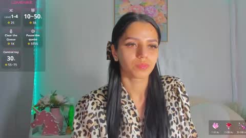 Snapshot of sarah_blake_ chatting on 06-03-26, 08:39 Sara online show from 06-03-26, 08:39