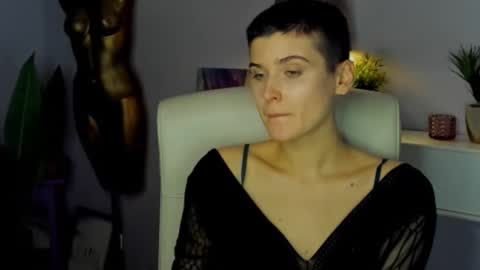 Sarah online show from 11-11-25, 02:28