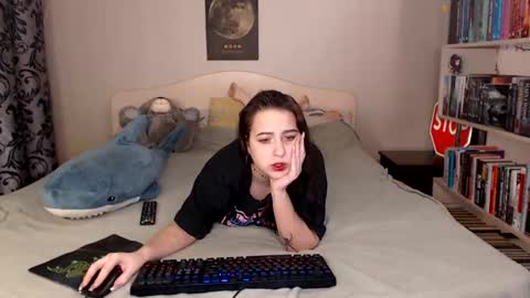 Yours Sarah online show from 12-29-24, 07:53