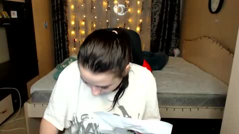 Yours Sarah online show from 02-23-25, 11:14