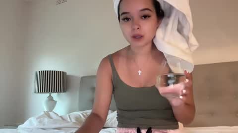 Sarah Heart Aus online show from 01-12-25, 01:42