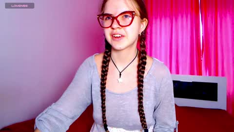 Snapshot of sarah_hs chatting on 12-11-24, 05:10 Sarah online show from 12-11-24, 05:10