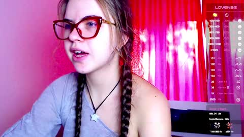 Snapshot of sarah_hs chatting on 12-13-24, 07:47 Sarah online show from 12-13-24, 07:47