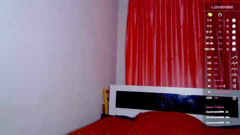 Snapshot of sarah_hs chatting on 12-30-24, 04:08 Sarah online show from 12-30-24, 04:08