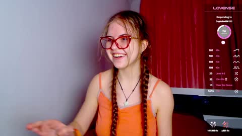 Snapshot of sarah_hs chatting on 01-16-25, 01:14 Sarah online show from 01-16-25, 01:14