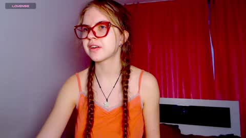 Snapshot of sarah_hs chatting on 01-17-25, 11:17 Sarah online show from 01-17-25, 11:17