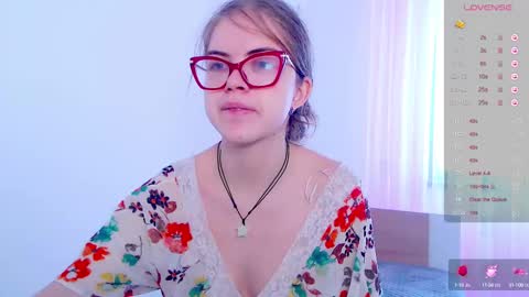 Snapshot of sarah_hs chatting on 03-04-25, 07:30 Sarah online show from 03-04-25, 07:30