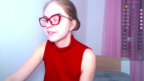 Snapshot of sarah_hs chatting on 03-11-25, 03:34 Sarah online show from 03-11-25, 03:34