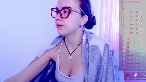 Snapshot of sarah_hs chatting on 09-24-25, 07:23 Sarah online show from 09-24-25, 07:23