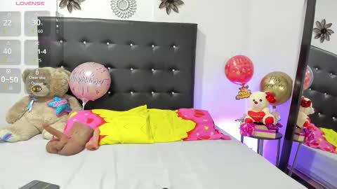 Snapshot of sarah_lowee chatting on 02-22-26, 10:19 sarah_lowee online show from 02-22-26, 10:19