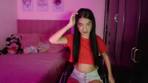 Sarah online show from 02-18-25, 06:37