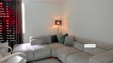 Snapshot of sarah_stonne_ chatting on 02-17-25, 08:15 Sarah online show from 02-17-25, 08:15