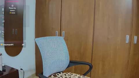 Snapshot of sarah_tailorr chatting on 10-10-25, 12:20 sarah_tailorr online show from 10-10-25, 12:20