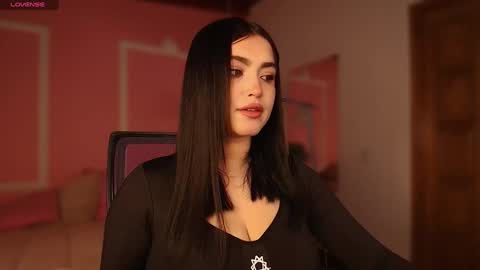 Snapshot of sarah_volkov chatting on 01-31-25, 04:47   online show from 01-31-25, 04:47
