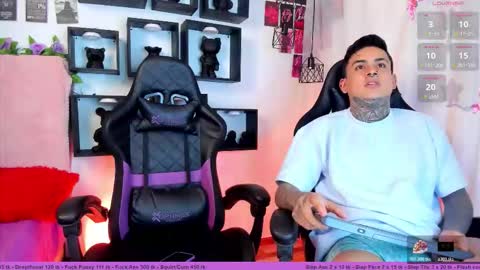 Snapshot of sarahandzack chatting on 11-12-25, 07:09 Sarah Zack online show from 11-12-25, 07:09