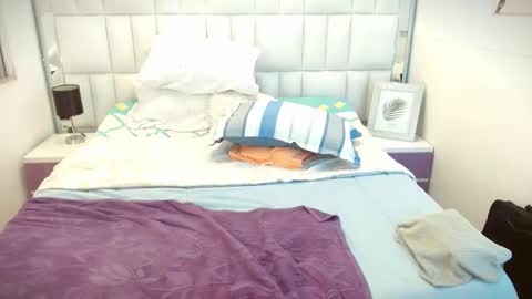 SarahBowiie online show from 10-23-25, 02:33