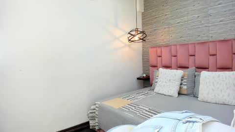 Sarah Deyvis online show from 02-10-25, 05:19