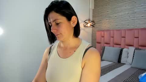 Sarah Deyvis online show from 03-05-25, 03:18