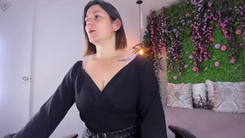 Sarah Deyvis online show from 03-06-26, 03:25