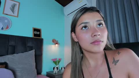 Snapshot of sarahevans__ chatting on 02-28-25, 11:45 Sarah Evans online show from 02-28-25, 11:45