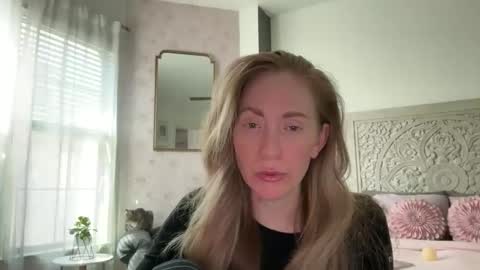 Sarah online show from 04-28-26, 05:18