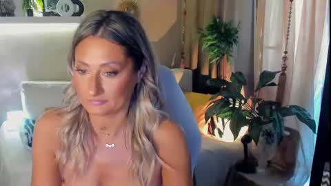 Divine Sarah NONUDE model online show from 07-14-26, 02:01