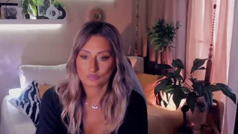 Divine Sarah NONUDE model online show from 07-19-26, 08:07
