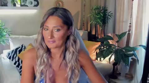 Divine Sarah NONUDE model online show from 07-26-26, 02:35