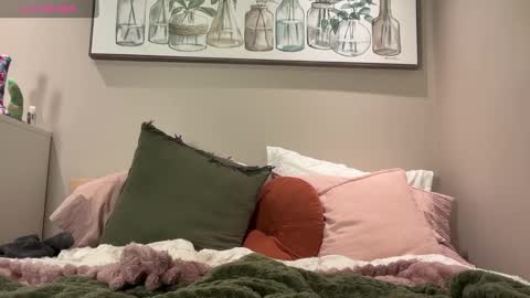 sarahinparadise online show from 09-18-25, 05:31